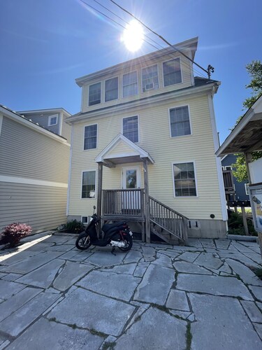 Cozy in-town Bar Harbor apt!
