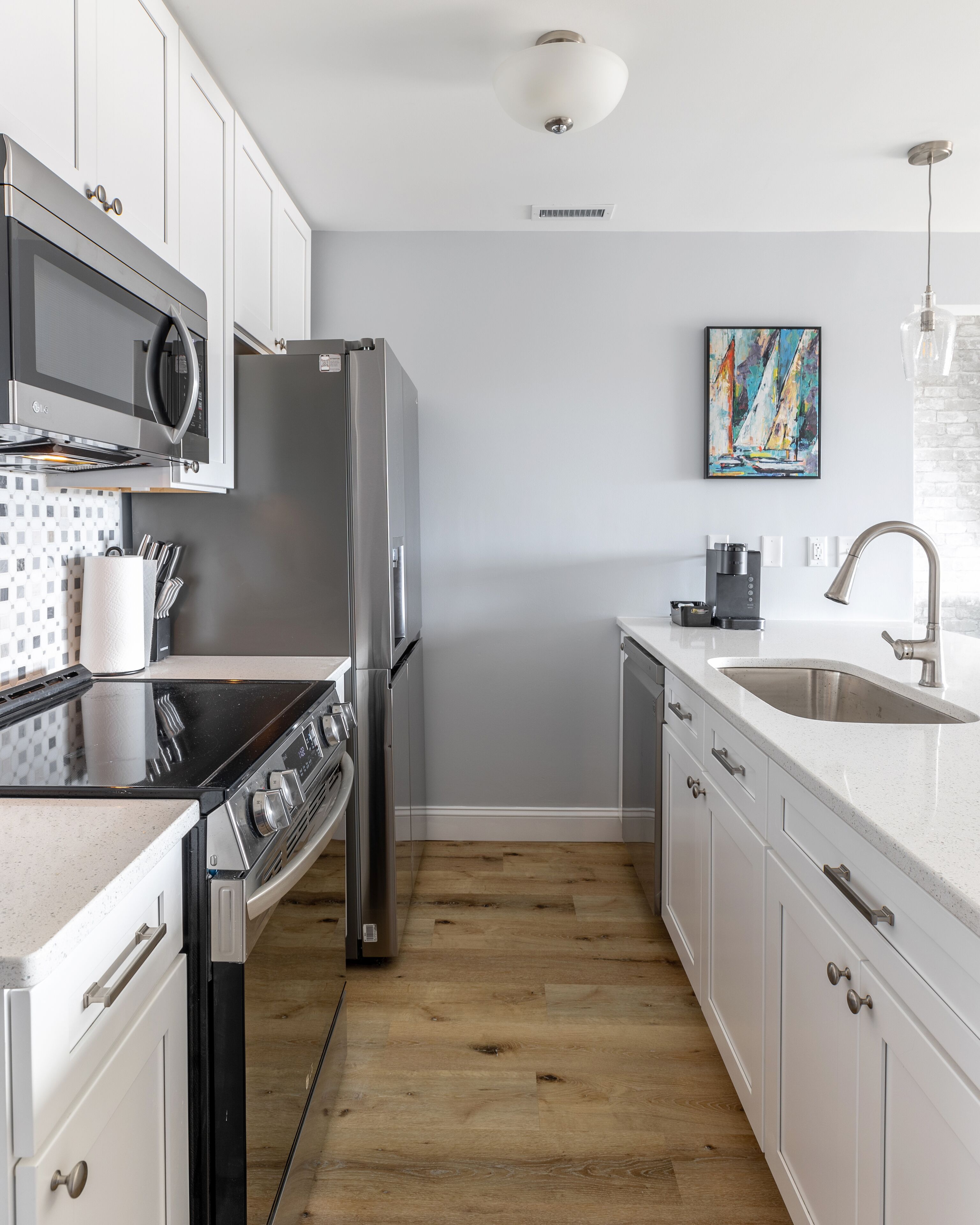 Completely renovated beach view Condo in Queens Court Resort!