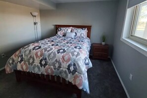 5 Schlafzimmer, Bügeleisen/Bügelbrett, Bettwäsche