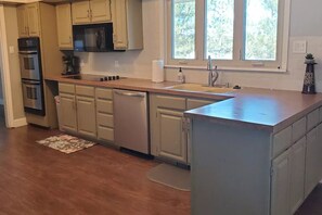 Private kitchen - Cozy Family Home with Hot Tub and Pet Friendly (Cheyenne)