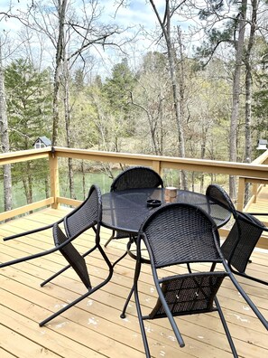 Outdoor dining - The Cedar at Hamilton Cove ~ Boutique Country Chic Lake Retreat (Royal)