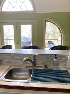 Interior - Country Chic - Cabin#3 on the lake (Royal)