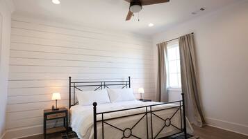 5 Schlafzimmer, Bügeleisen/Bügelbrett, Reisekinderbett, WLAN