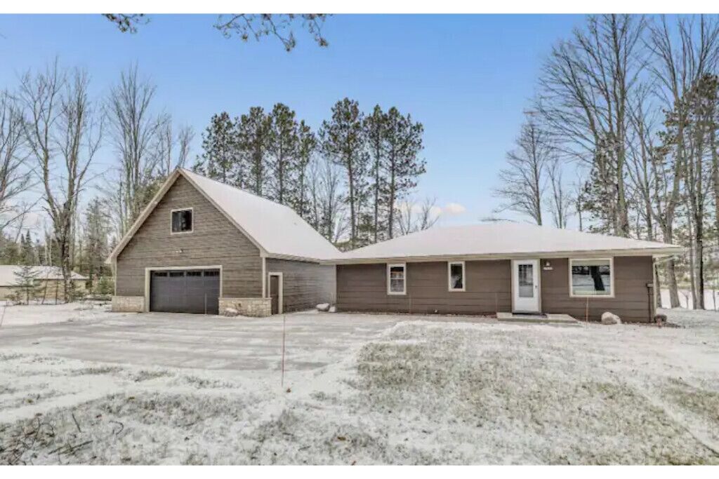 Friend and Family Lake house - Sleeps 16+