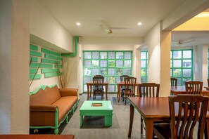 Cafe - StayBird Silver Oak An Apartment Hotel (Pune)