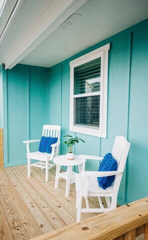 Terrace/patio - Key West 3- Beach Access - Dog Friendly - Bikes – Grill (Surf City)