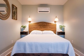 1 bedroom, travel cot, WiFi, bed sheets