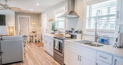 Key West 8- Beach Access - Dog Friendly - Bikes - Grill