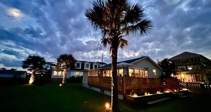 On the Waterway- Waterfront - Kayaks - Paddle Boards- Fenced Yard - Dog Friendly