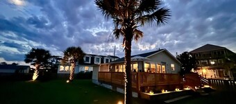 On the Waterway- Waterfront - Kayaks - Paddle Boards- Fenced Yard - Dog Friendly