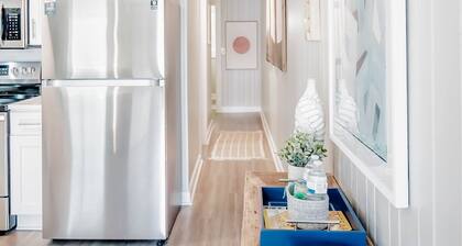 The Hideaway A- Beach - Dog Friendly - Playset - Bikes - Fenced in Yard