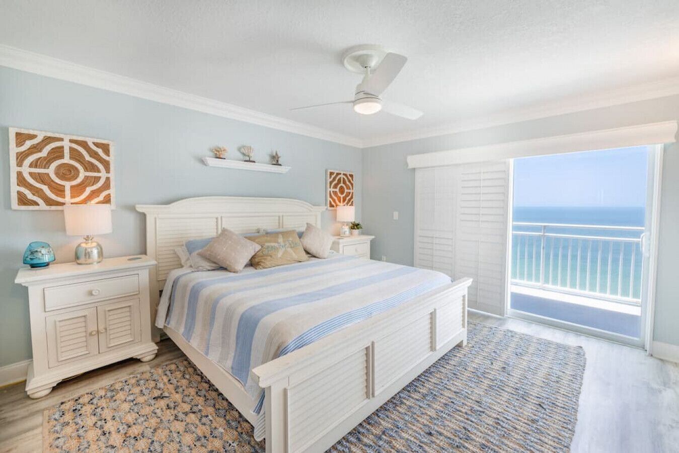 Luxury Condo: Stunning Beach Views w/ Heated pool!