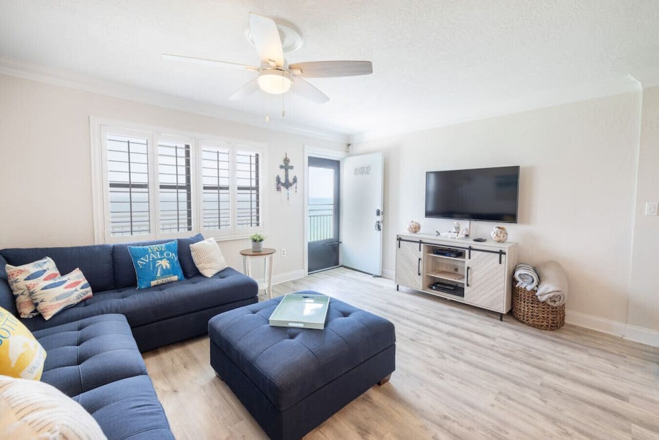 Luxury Condo: Stunning Beach Views w/ Heated pool!