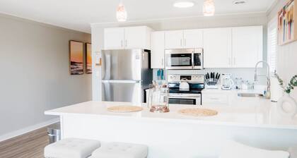 The Hideaway D- Beach - Dog Friendly - Playground - Bikes - Fenced in Yard