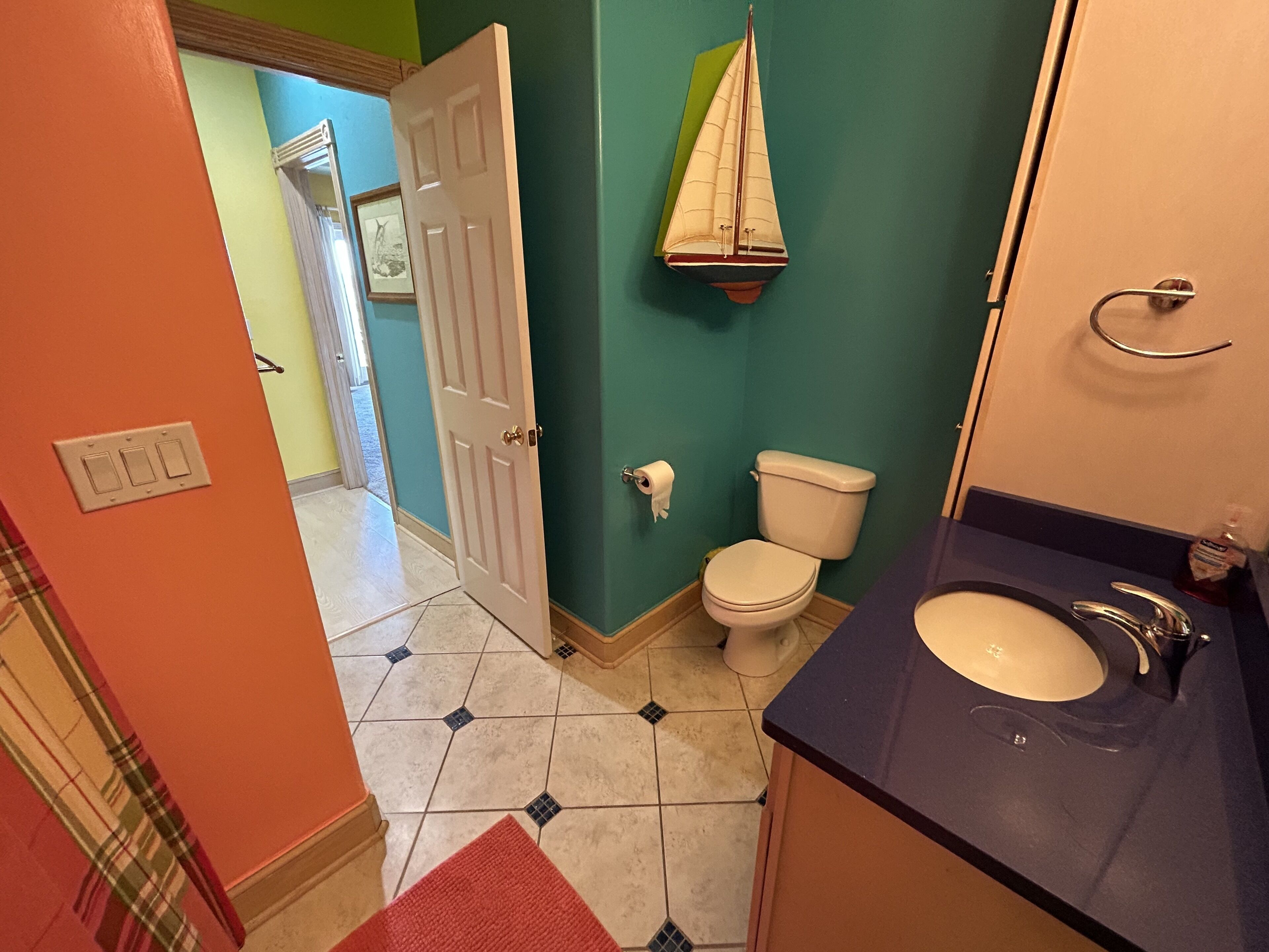 Spacious Condo on the Water!