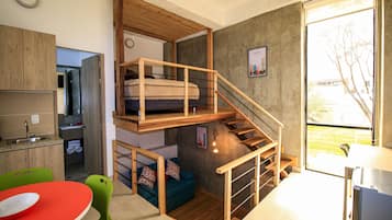 Executive Studio Suite | Premium bedding, in-room safe, desk, laptop workspace