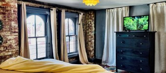 WALK to Acrisure in 10 MINS! Free Private Park ~ BOOK NOW for NFL DRAFT ★★★★★