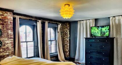 WALK to Acrisure in 10 MINS! Free Private Park ~ BOOK NOW for NFL DRAFT ★★★★★