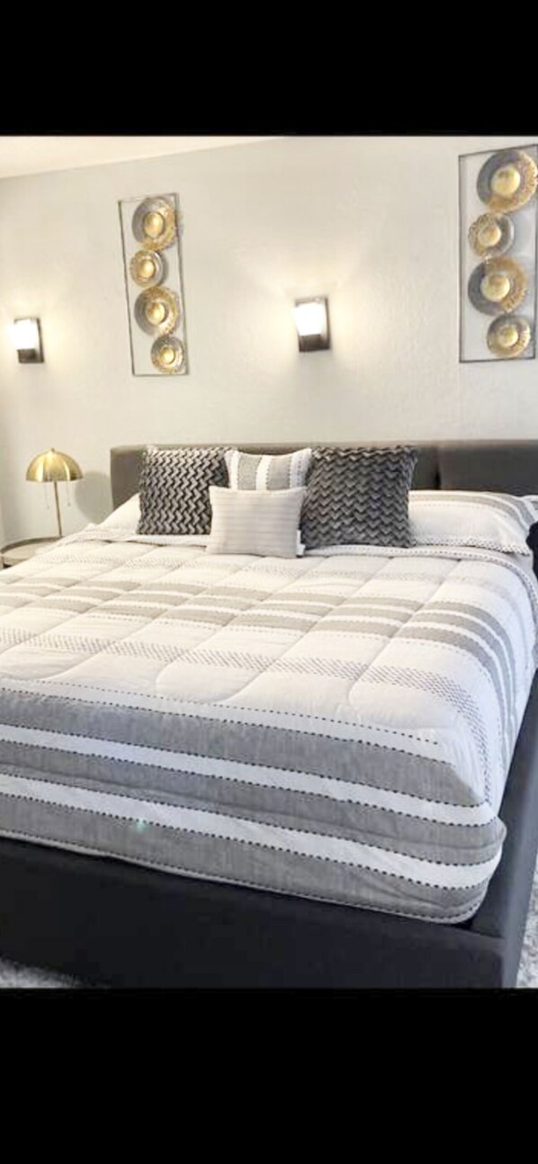 1 habitación, escritorio, tabla de planchar con plancha y wifi gratis 