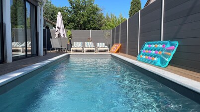 Villa 800 m from the sea, south-facing terrace and swimming pool