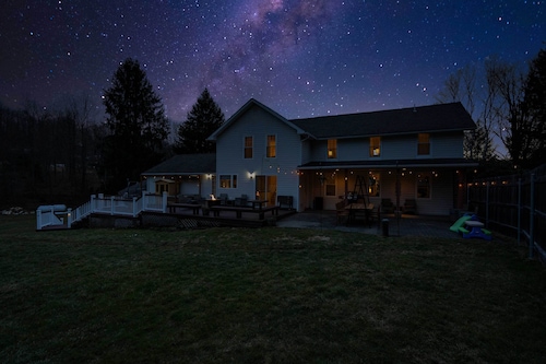 Sauna, Spa & Stargazing: Coudersport Home!