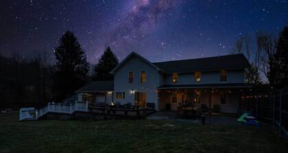 Sauna, Spa & Stargazing: Coudersport Home!