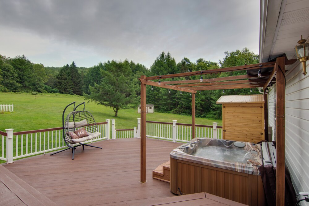 Coudersport Home w/ Outdoor Spa & Stargazing!