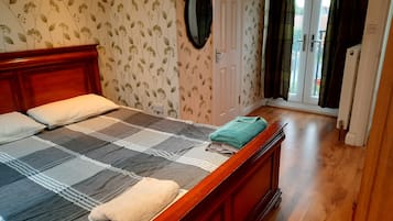 2 bedrooms, iron/ironing board, travel crib, free WiFi