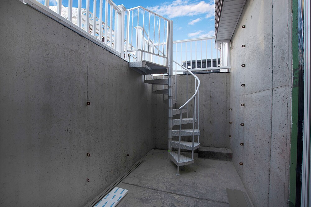Unique 1 bedroom in Larkinville!