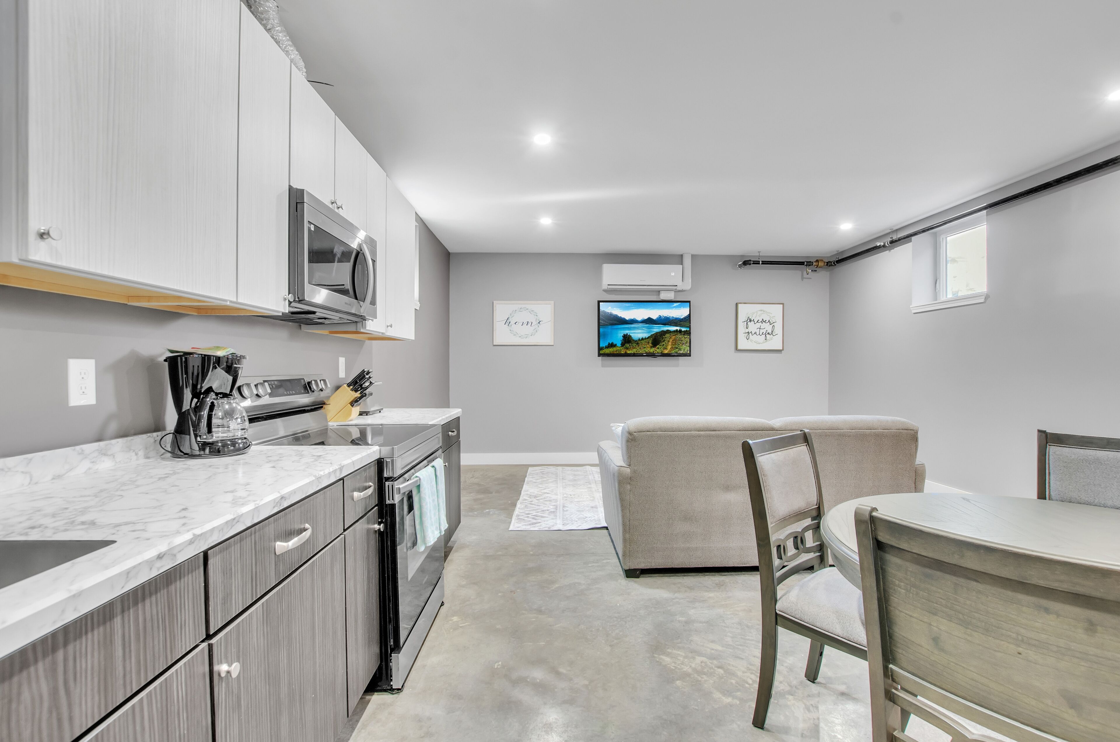 Unique 1 bedroom in Larkinville!