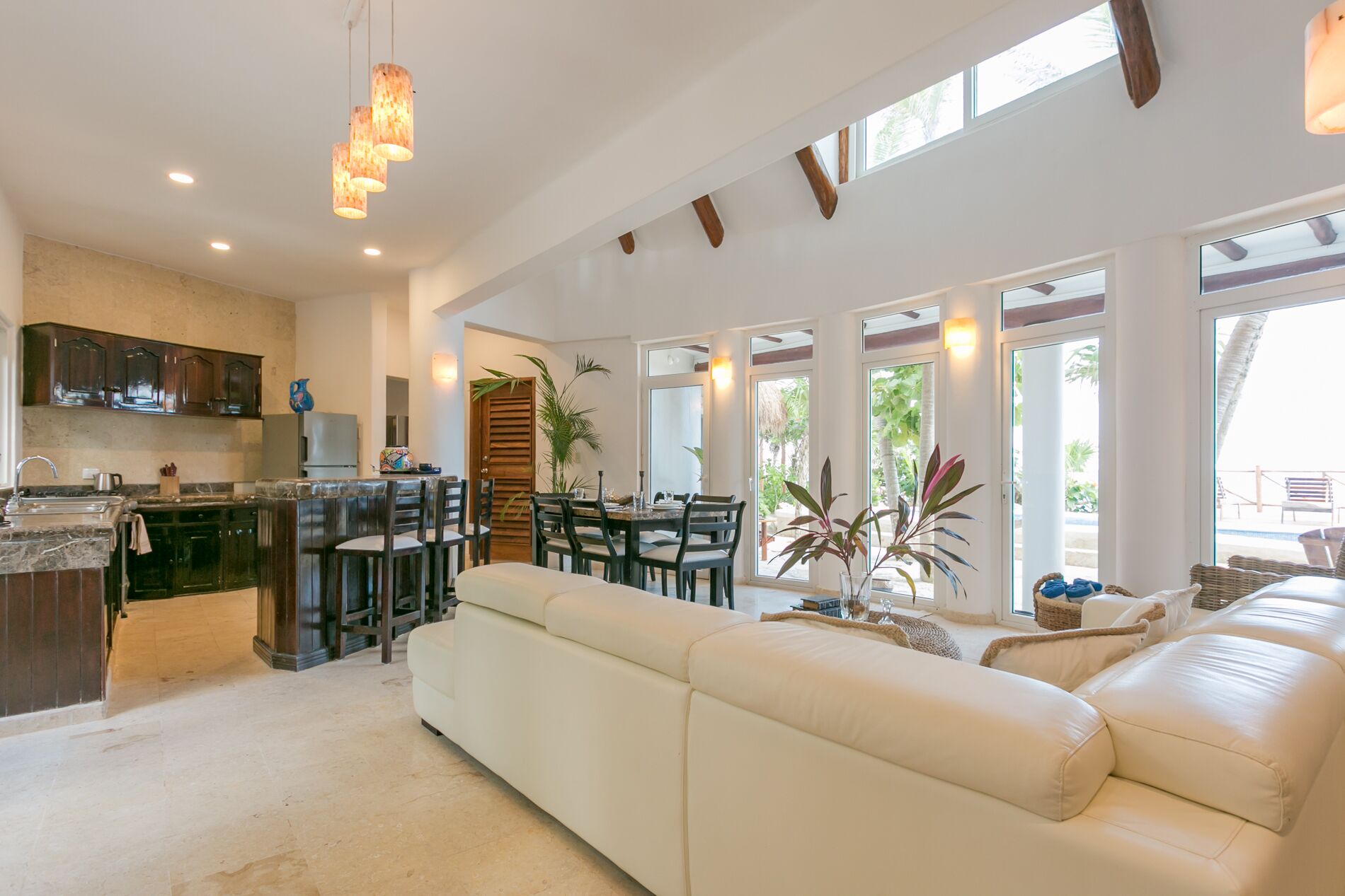 BEAUTIFUL PRIVATE BEACH FRONT LUXURY VILLA RETREAT