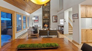 Interior - Manns Ranch Home by Vail Butler (Vail)