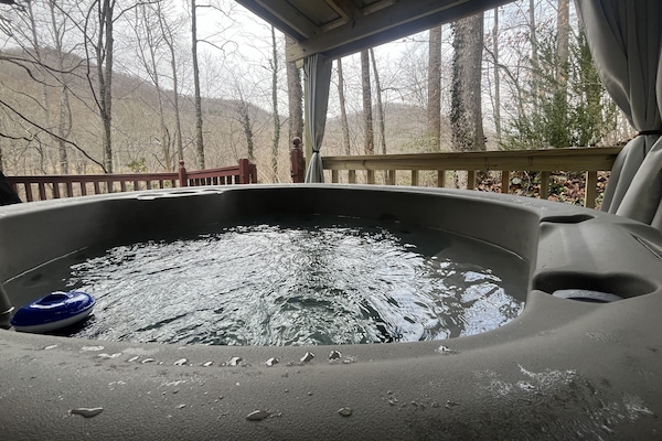 Tina de hidromasaje al aire libre