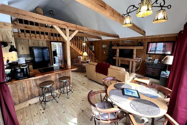 TV, fireplace, DVD player, books