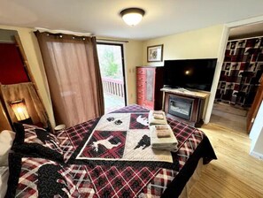 2 bedrooms, bed sheets