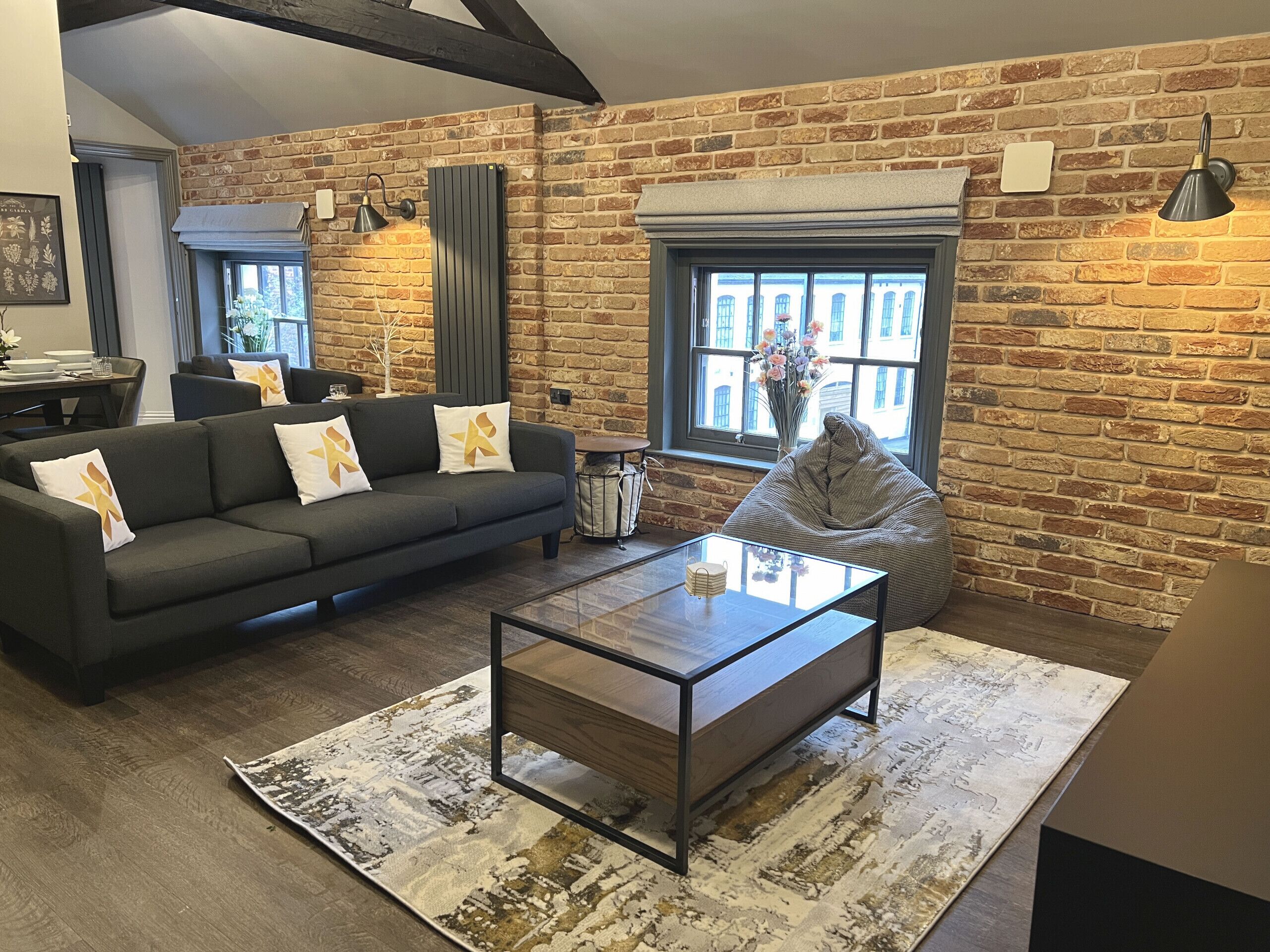 ★ Silver Forge Penthouse - Two Bed - 4K Projector - Snug Room - Luxury Apartment