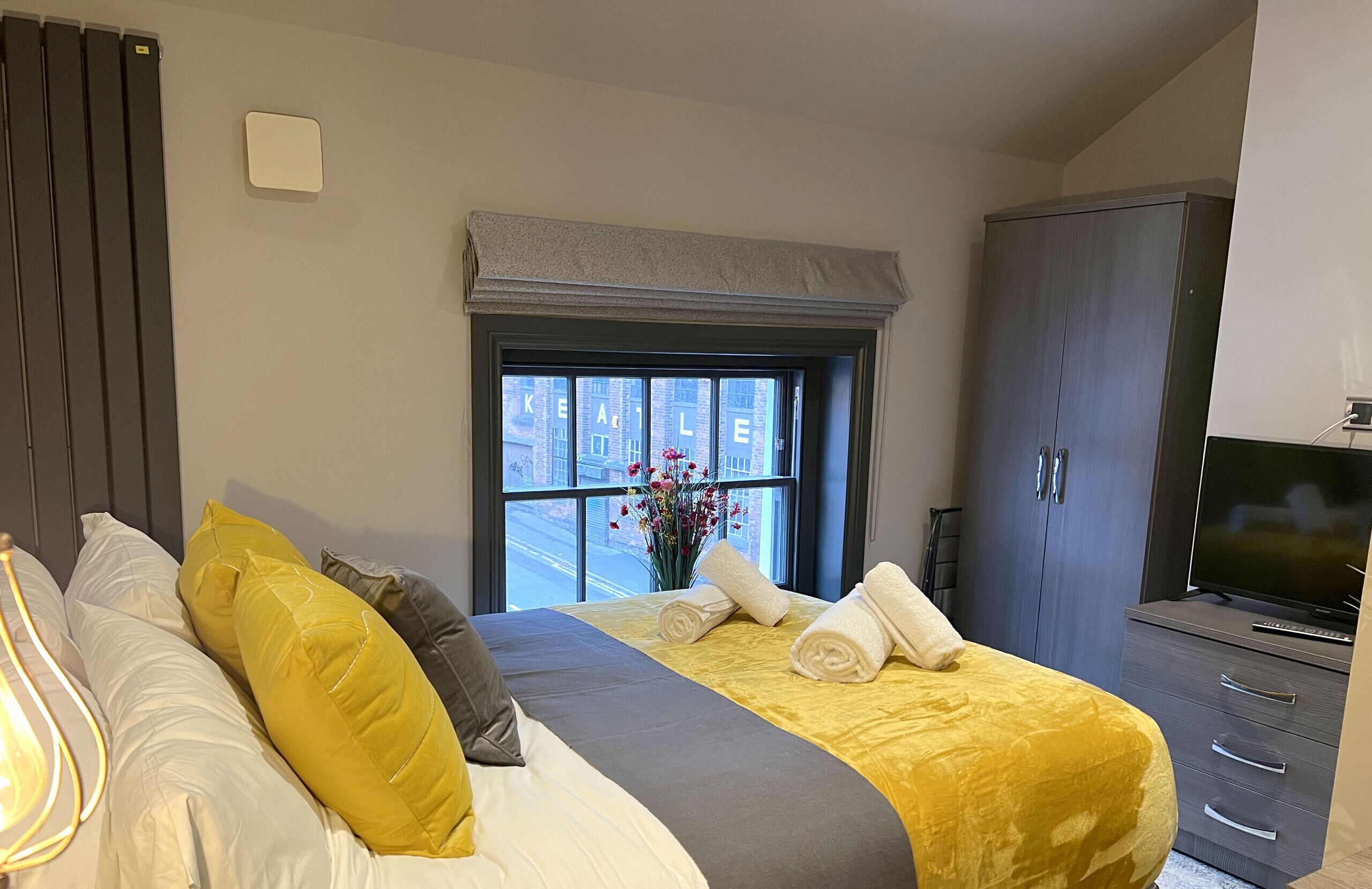 ★ Silver Forge Penthouse - Two Bed - 4K Projector - Snug Room - Luxury Apartment