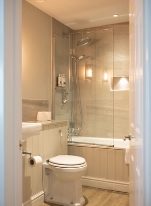 Standard-Doppelzimmer, mit Bad | Badezimmer