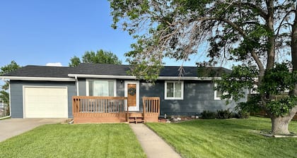 Family Fun, Spacious, Clean, Central Location, 2nd Family Room, Game Room