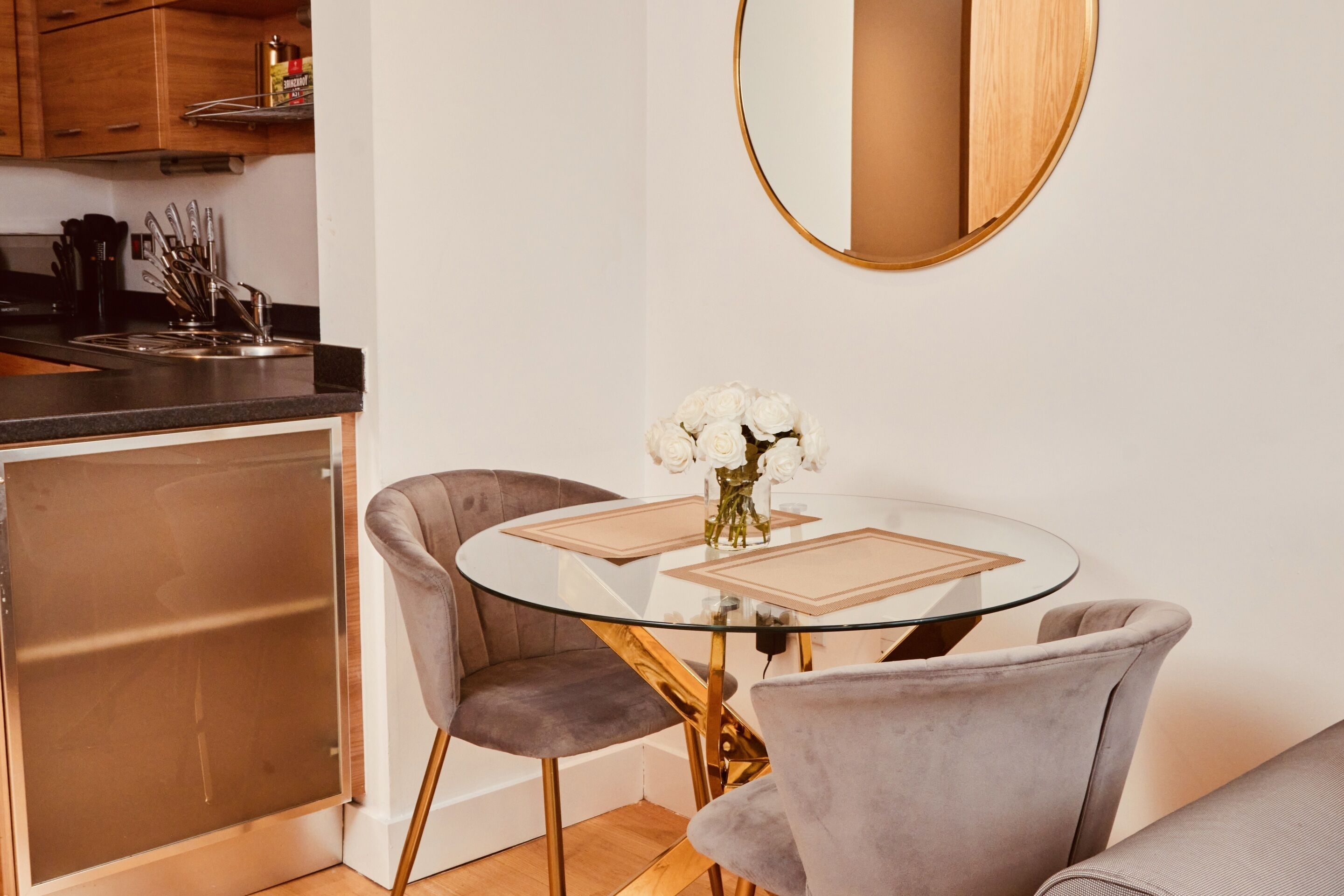 Deluxe Apartment, Private Bathroom, River View | Lounge