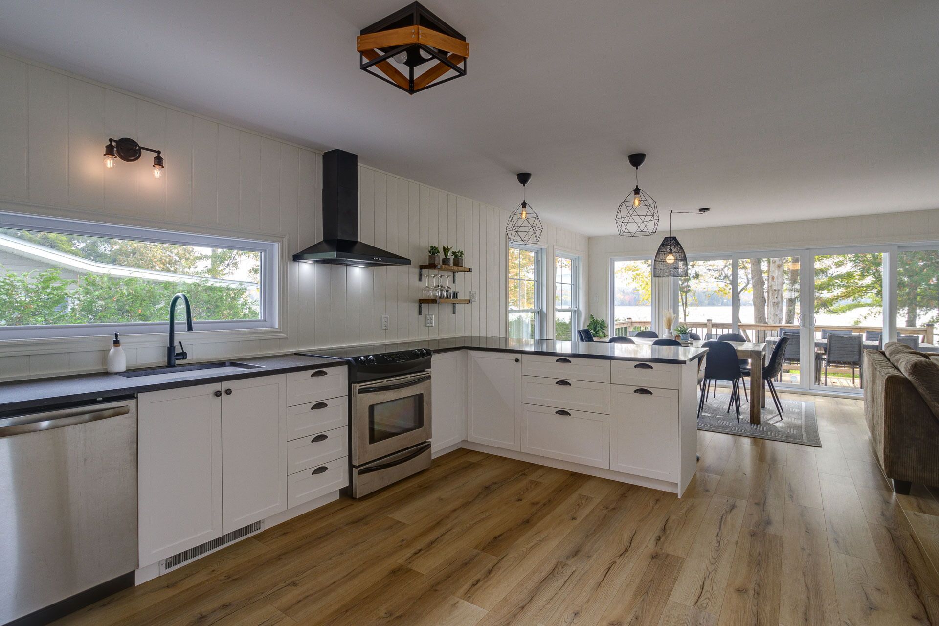 Bord Lac Selby *3 king beds* closed office