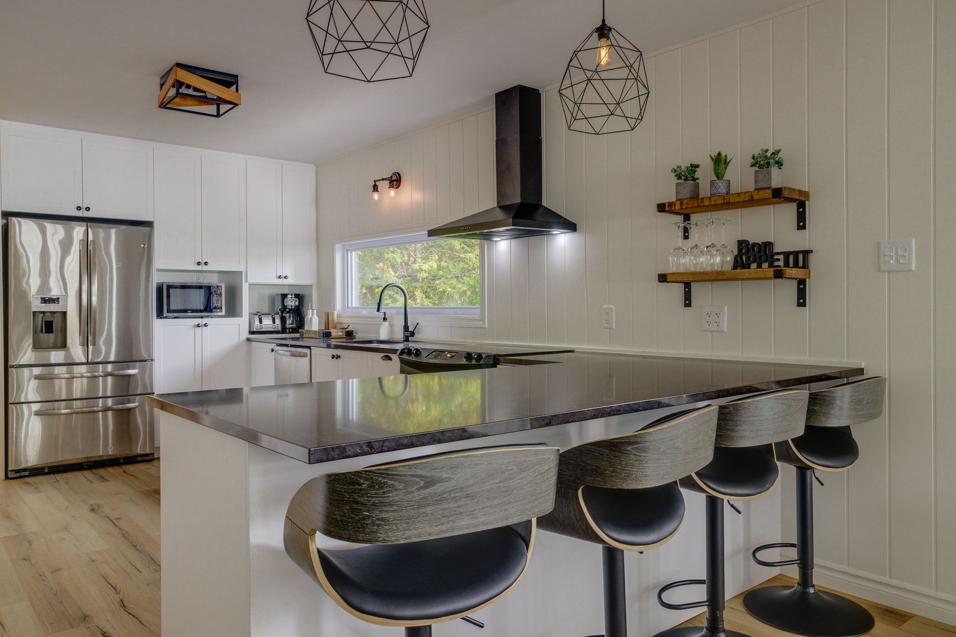 Bord Lac Selby *3 king beds* closed office