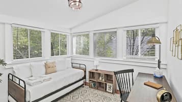 3 bedrooms, desk, iron/ironing board, travel crib