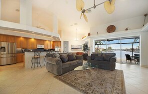 Living area - Villa Endless View (Cape Coral)