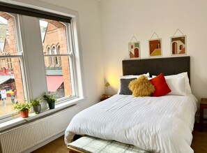3 chambres, draps en coton égyptien, bureau, fer et planche à repasser
