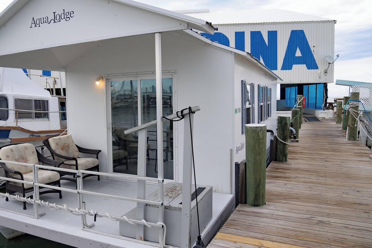 Standard Room, 1 Bedroom, Non Smoking, Private Bathroom (Aqua Lodge Houseboat) | 1 bilik tidur, katil lipat simpan percuma, Wi-fi percuma 