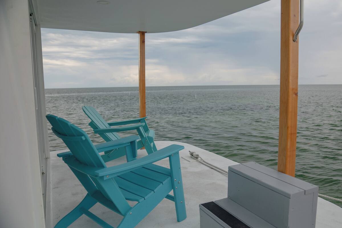 Standard Room, 2 Bedrooms, Non Smoking, Private Bathroom (Swordfish Houseboat) | Teres/patio
