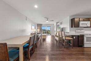 Fridge, microwave, oven, stovetop - 2BR+3BR Resort Apts ¼ mile to Beach. Hot Tub/Pool (Kihei)