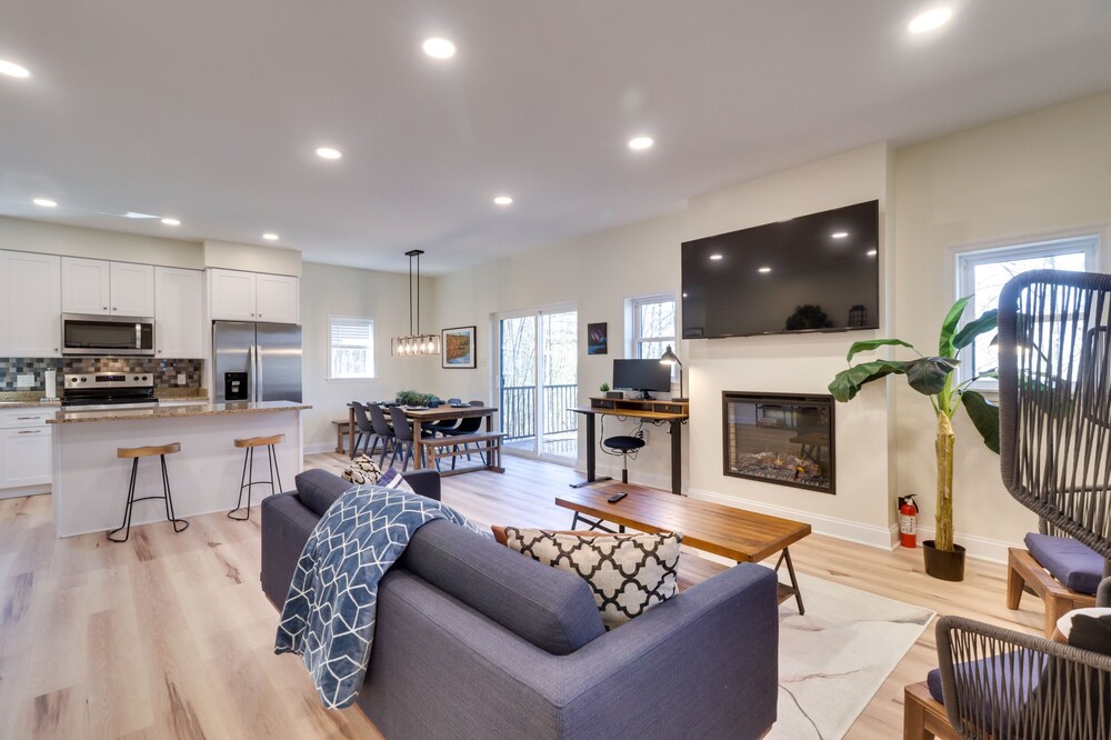Pet-Friendly Basye Vacation Rental w/ Fireplace!