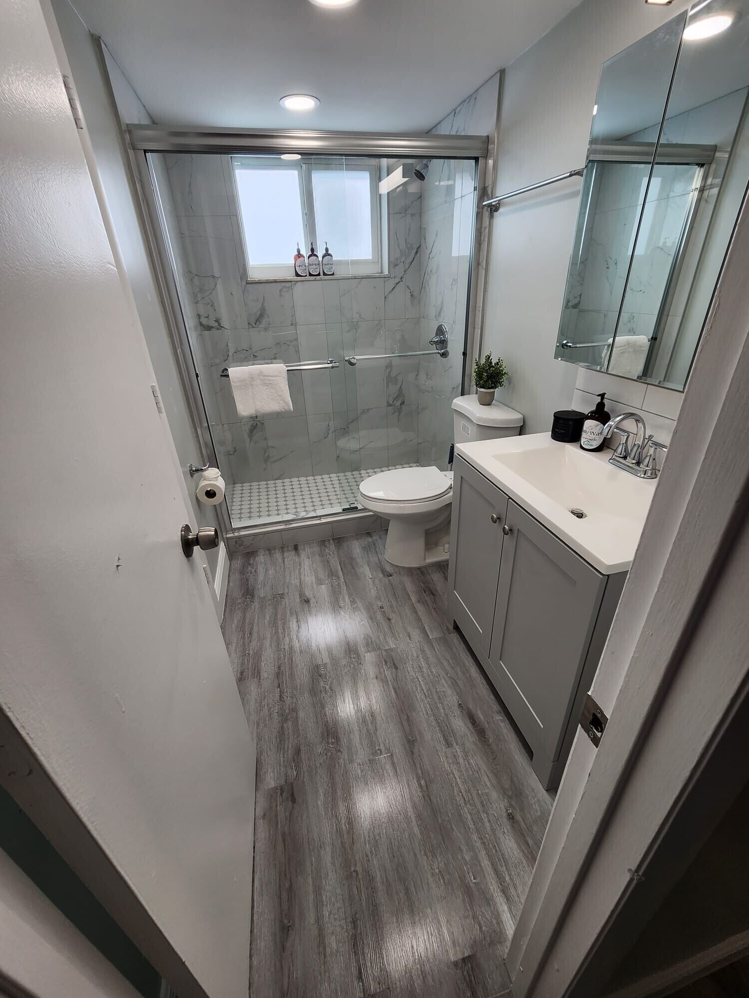 Coco Palms Apartments By Lowkl 